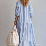 Vestido maxi de riscas azuis de estilo camisero folgado