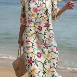 Vestido informal de mulher com estampado floral.