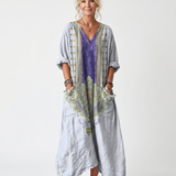 Raina | Vestido Midi Oversized com Painel em Contraste e Bordado