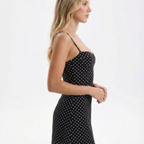 VESTIDO MINI DE BOLINHAS DECOTE CORAÇÃO