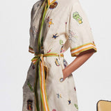 MINIVESTIDO COM ESTAMPADO GRÁFICO VINTAGE E CINTO DE ATAR