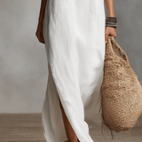 Vestido maxi branco sem mangas com decote em V