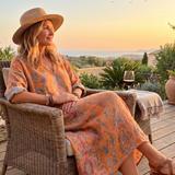 Remi | Vestido Midi Oversized com Decote em V e Estampa