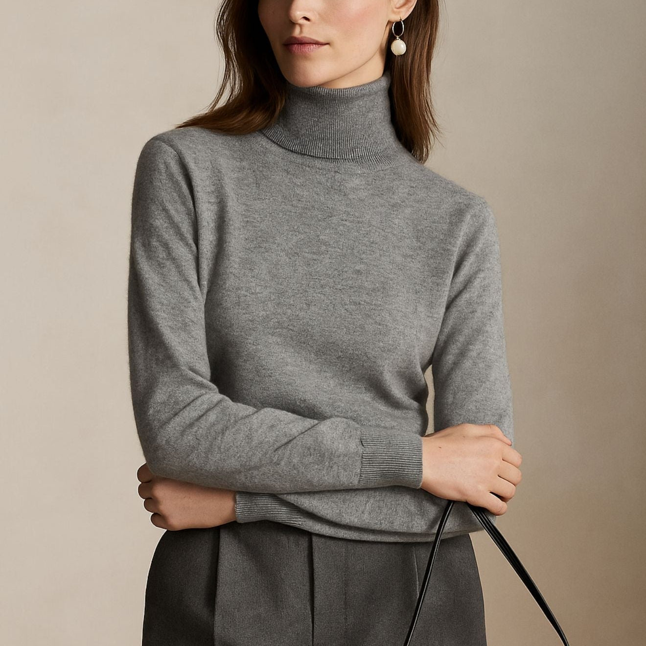 Amara - Pullover de Gola Alta Luxuoso
