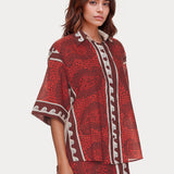 CONJUNTO DE DUAS PEÇAS COM ESTAMPADO TRIBAL