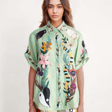 CONJUNTO CAMISA E CALÇÕES ESTAMPADO TROPICAL