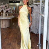ZEYNEP | Elegante Maxi Vestido de Cetim com Decote Halter
