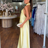 ZEYNEP | Elegante Maxi Vestido de Cetim com Decote Halter