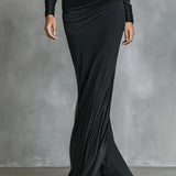 Célina™ | Vestido maxi satinado de um só ombro em preto