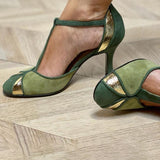Taviana - Sapatos de salto em patchwork com tira em T e biqueira fechada