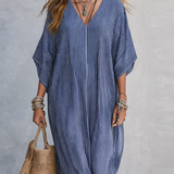 Vestido longo minimalista de riscas azuis