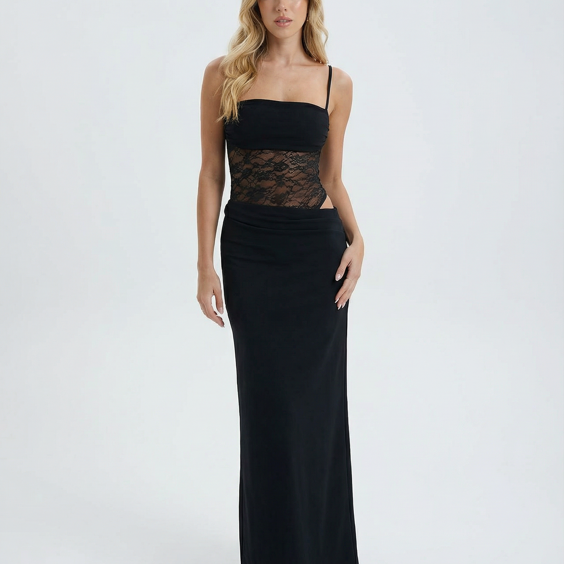 VESTIDO COMPRIDO COM PAINEL DE RENDA E CORTE AJUSTADO