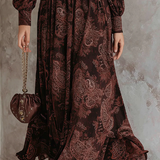 Ariane™ | Vestido maxi com estampa paisley e realce na cintura