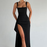 VESTIDO COMPRIDO ACETINADO COM DECOTE QUADRADO E ABERTURA