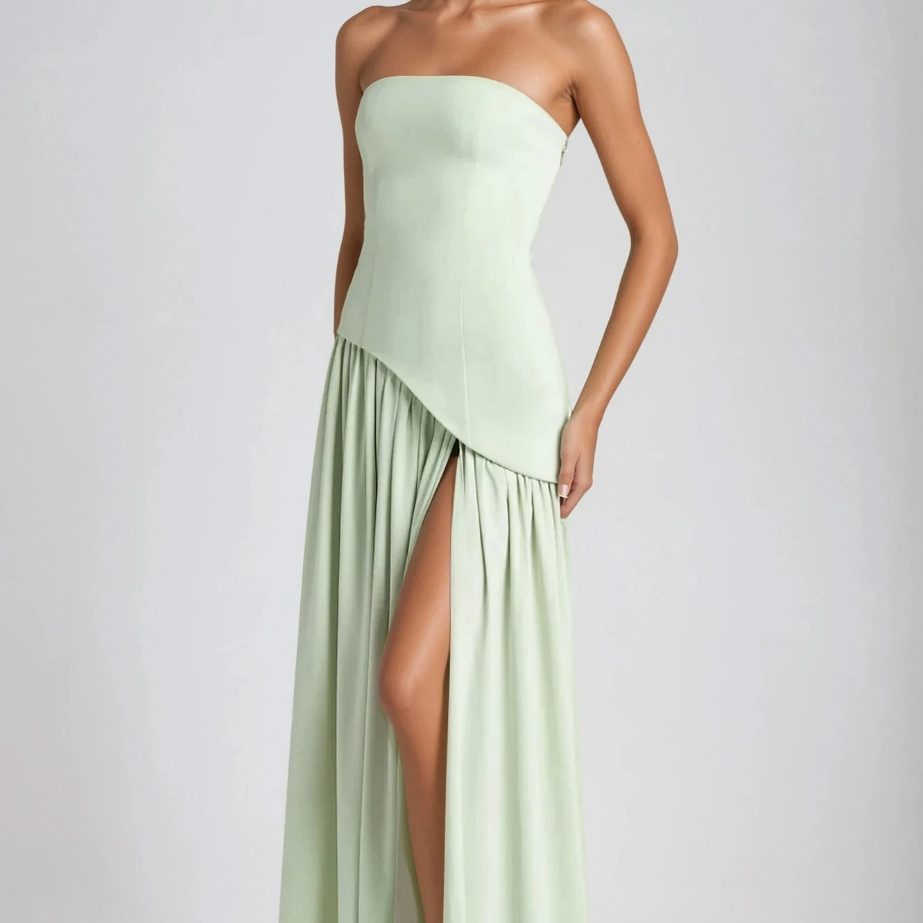 ADRIANA | VESTIDO COMPRIDO ASSIMÉTRICO COM ABERTURA
